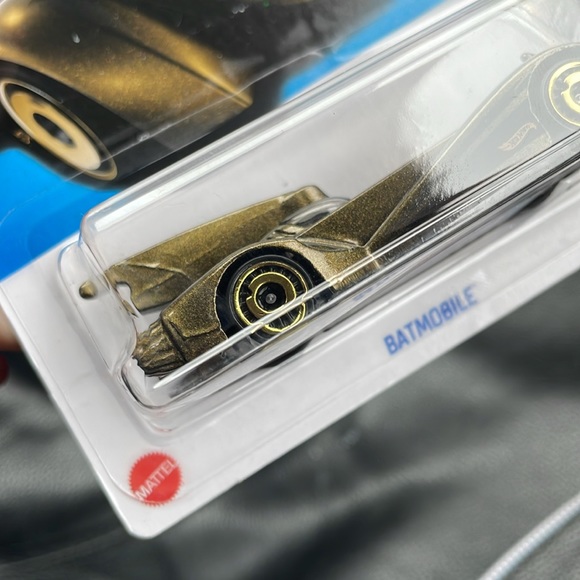 COPY - Batman Batmobile Hot Wheels 2023 Batman Collection Brave & the Bold Car … - Picture 6 of 9